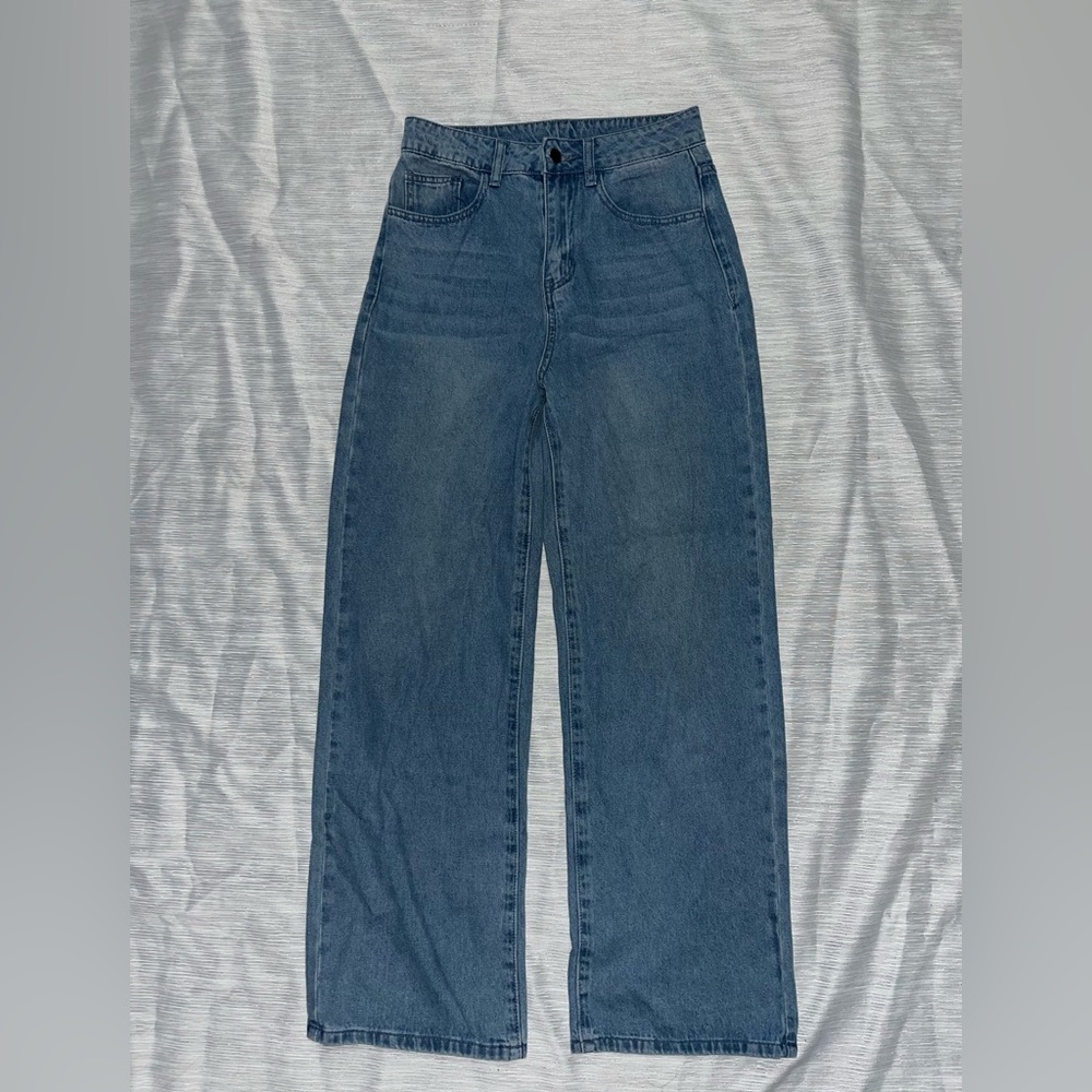 Basic Trending Jeans, Superior fit, Wide leg high Waist
